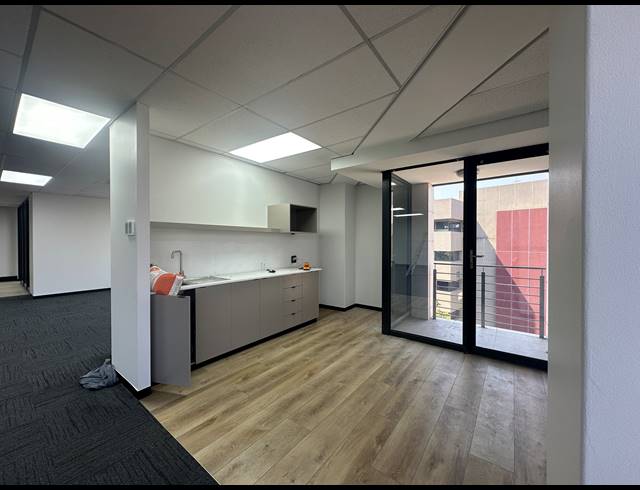 230M² OFFICE TO LET IN SANDTON CENTRAL